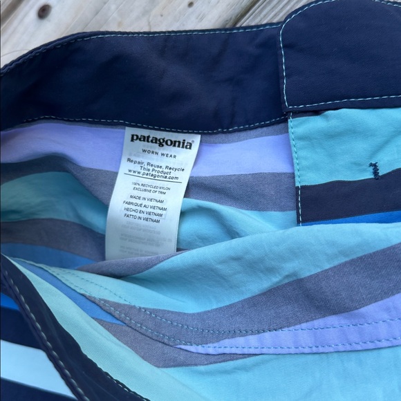 NWT Patagonia Wavefarer Blue Striped Board Shorts Zip-Pocket Tie Front Size 6 - Picture 7 of 9